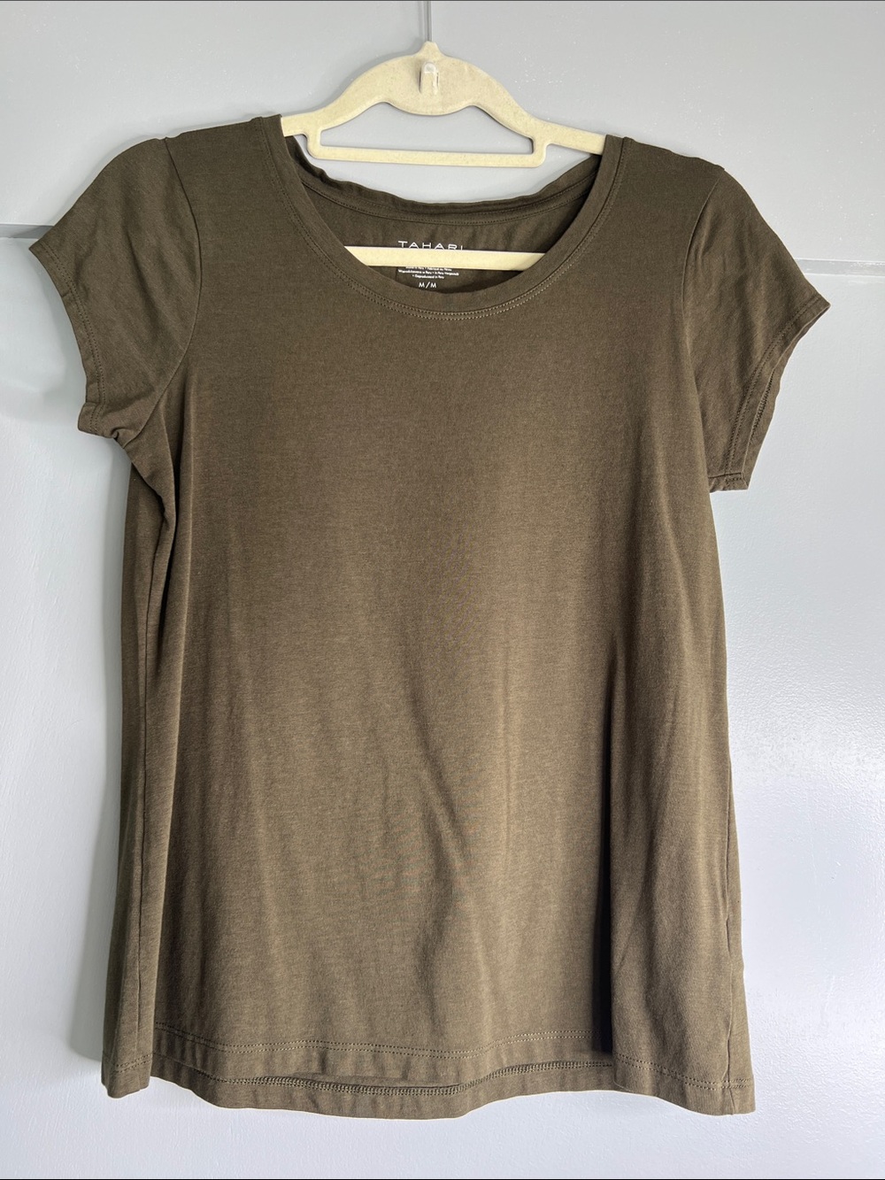 Tahari Olive Green Short Sleeve Crewneck Tee